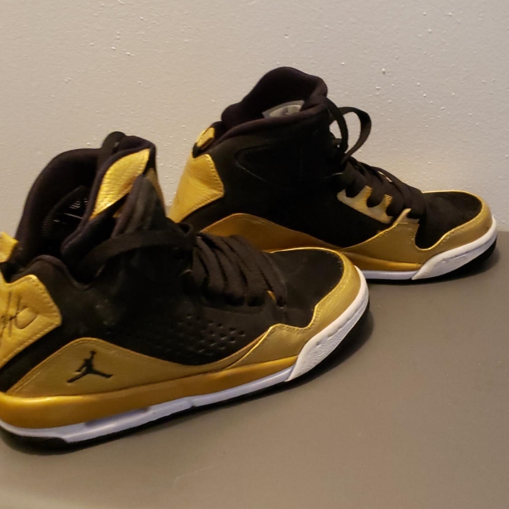 Sneakers - Picture 5 of 5